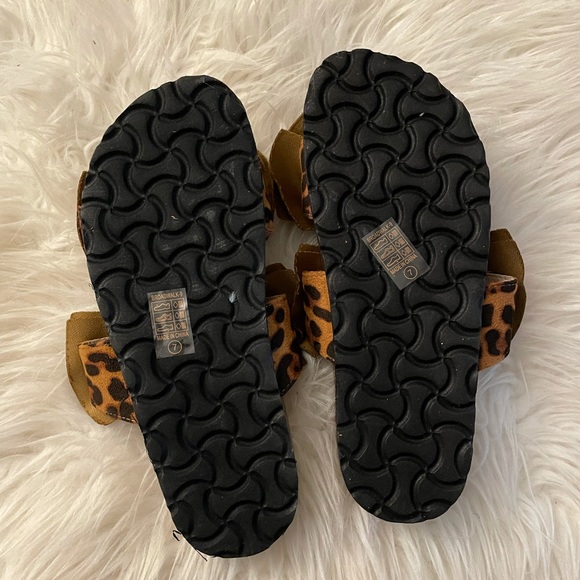 Leopard Double Bow Footbed Sandals - Picture 5 of 11